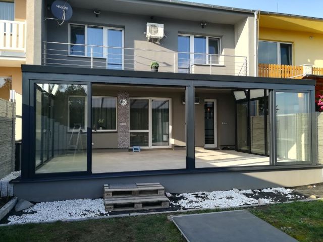 Jaké doplňky zvýší komfort pergoly